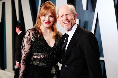 Ron Howard Recalls Seeing Daughter Bryce Perform Nude in。